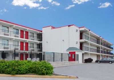 Days Inn & Suites By Wyndham Indianapolis Airport East Exteriér fotografie