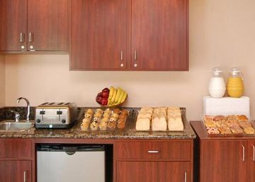 Days Inn & Suites By Wyndham Indianapolis Airport East Exteriér fotografie